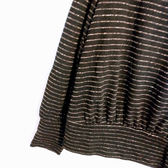 Apt 9 black long sleeve top with striped glitter silver stripes and matching but - Picture 3 of 4